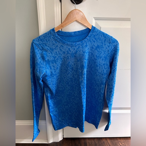 Long sleeve size 6 Lululemon top - Picture 2 of 2
